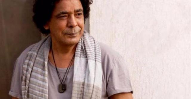 محمد منير يشكر جيش مصر الأبيض بأغنية ياما مويلى الهوا