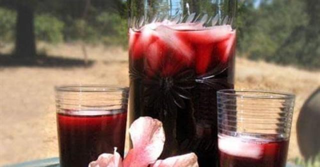 مشروب رمضاني.. طريقة عمل مشروب العناب في دقائق