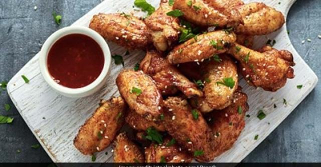على طريقة المطاعم .. اجنحة الدجاج المتبلة