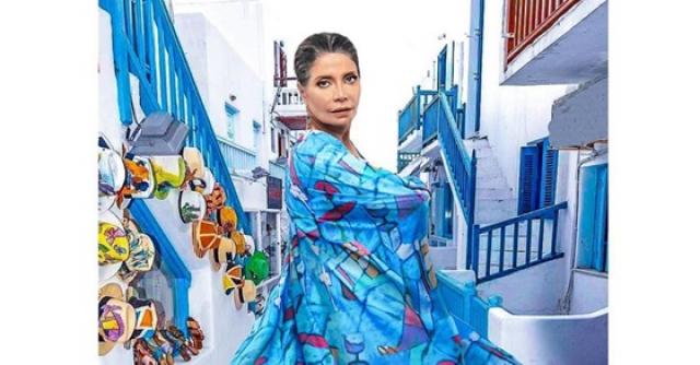 إطلالة شبابية مبهرة.. سوسن بدر تخطف قلوب رواد الساحل الشمالي.. شاهد