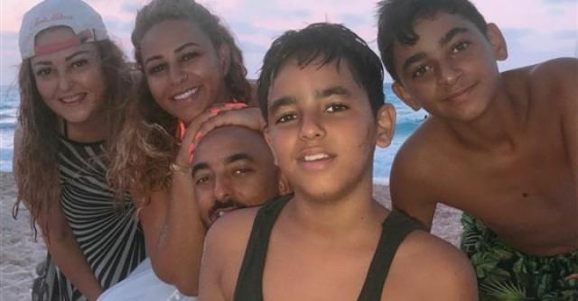 نهال عنبر ونجلها واسرته