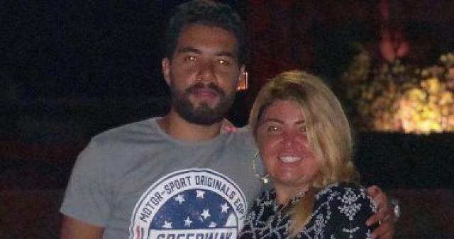 عادل ووالدته مها أحمد